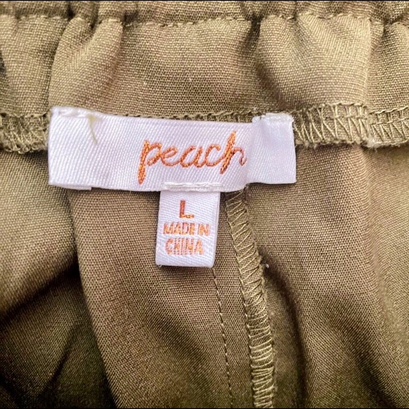 Adorable Dressy Pants 💚 - Picture 6 of 10